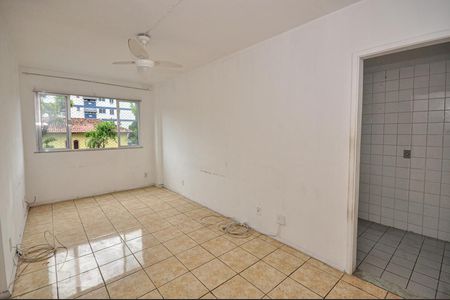 Sala de apartamento à venda com 2 quartos, 48m² em Tanque, Rio de Janeiro