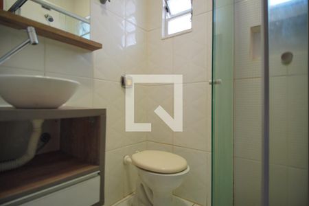 Banheiro Corredor de apartamento para alugar com 2 quartos, 54m² em São João, Porto Alegre