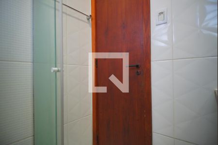 Banheiro Corredor de apartamento para alugar com 2 quartos, 54m² em São João, Porto Alegre