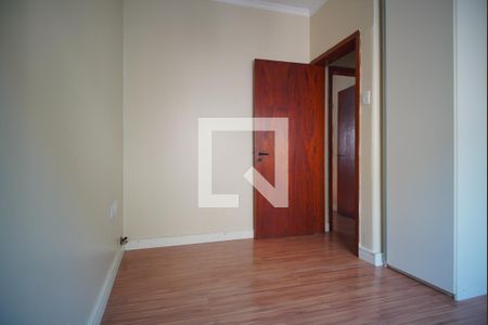 Quarto 2 de apartamento para alugar com 2 quartos, 54m² em São João, Porto Alegre