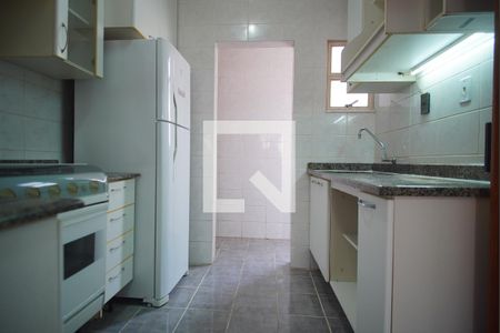 Cozinha de apartamento para alugar com 2 quartos, 54m² em São João, Porto Alegre