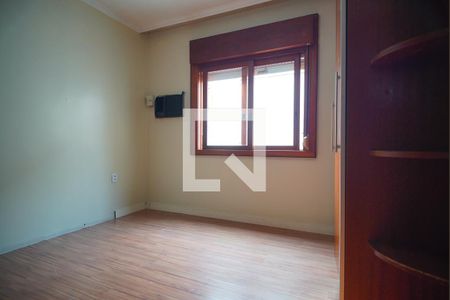 Quarto 1 de apartamento para alugar com 2 quartos, 54m² em São João, Porto Alegre