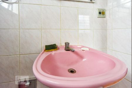 Casa à venda com 200m², 3 quartos e 2 vagasBanheiro Social