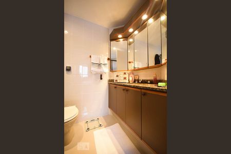 Apartamento para alugar com 235m², 4 quartos e 4 vagasBanheiro Suíte