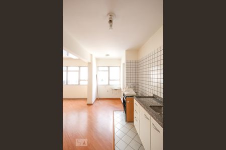 Cozinha  de apartamento para alugar com 1 quarto, 57m² em Aclimação, São Paulo
