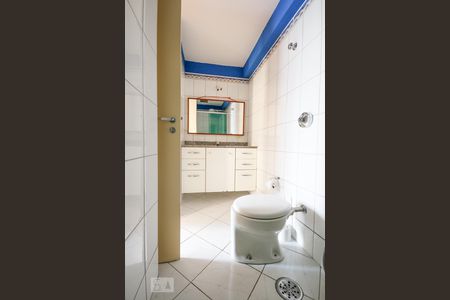 Banheiro da suíte  de apartamento para alugar com 1 quarto, 57m² em Aclimação, São Paulo