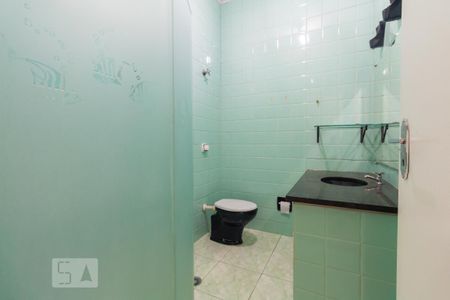 Banheiro de casa para alugar com 2 quartos, 90m² em Chácara Japonesa, São Paulo