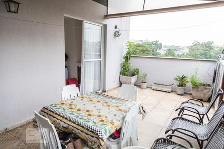 Apartamento à venda com 100m², 4 quartos e 1 vagaChurrasqueira