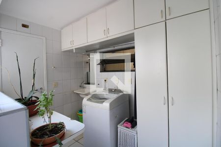 Apartamento à venda com 170m², 3 quartos e 1 vagaÁrea de serviço - Armários 