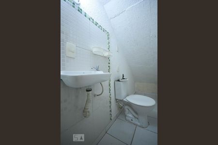 Casa para alugar com 110m², 2 quartos e 2 vagasBanheiro de Serviço