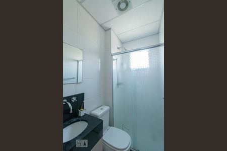 Banheiro de apartamento à venda com 2 quartos, 54m² em Quitaúna, Osasco