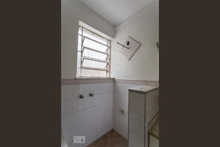 Banheiro de apartamento à venda com 2 quartos, 70m² em Santana, Porto Alegre