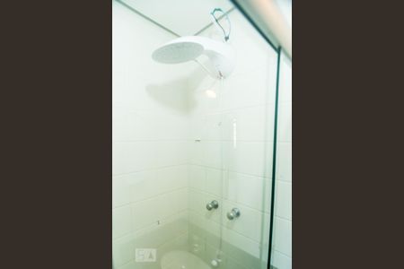 Banheiro de apartamento para alugar com 2 quartos, 72m² em Petrópolis, Porto Alegre