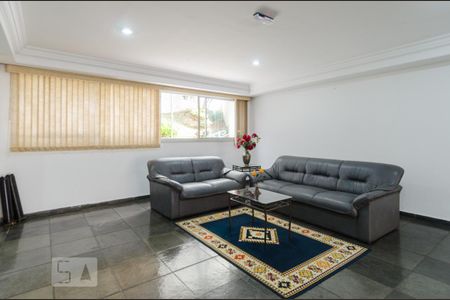Apartamento para alugar com 68m², 2 quartos e 1 vaga Apartamento para alugar com 68m², 2 quartos e 1 vagaHall social