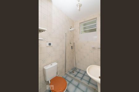 BANHEIRO SOCIAL de casa para alugar com 2 quartos, 78m² em Centro, Niterói