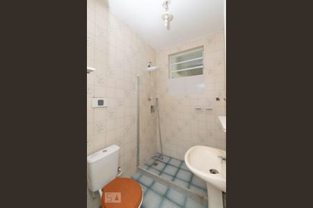 BANHEIRO SOCIAL de casa para alugar com 2 quartos, 78m² em Centro, Niterói
