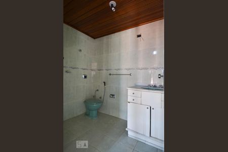 Casa à venda com 450m², 5 quartos e 4 vagasBanheiro da Suíte