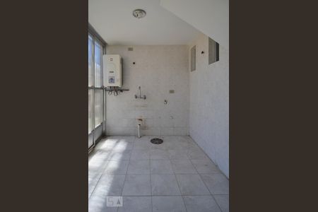 Casa à venda com 450m², 5 quartos e 4 vagasÁrea de Serviço 2