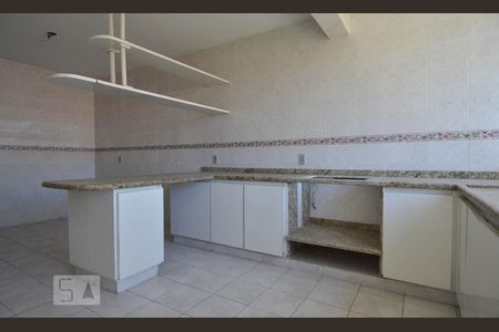 Casa à venda com 450m², 5 quartos e 4 vagasCozinha 2