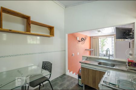 Cozinha de kitnet/studio para alugar com 1 quarto, 25m² em Cidade Jardim, Belo Horizonte