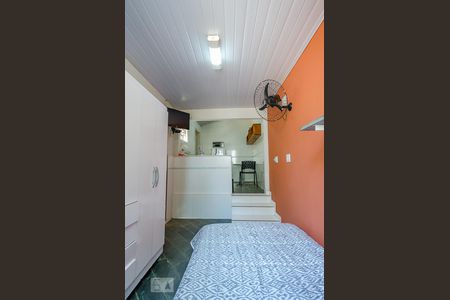 Quarto  de kitnet/studio para alugar com 1 quarto, 25m² em Cidade Jardim, Belo Horizonte