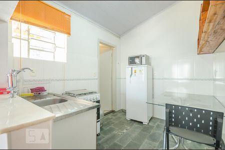 Cozinha de kitnet/studio para alugar com 1 quarto, 25m² em Cidade Jardim, Belo Horizonte