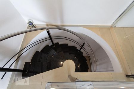 Escada de apartamento à venda com 2 quartos, 90m² em Vila Andrade, São Paulo