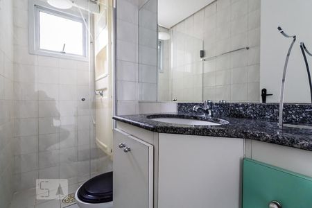 Banheiro de apartamento para alugar com 1 quarto, 35m² em Jardim Paulista, São Paulo