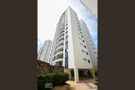 Apartamento para alugar com 95m², 3 quartos e 2 vagas Apartamento para alugar com 95m², 3 quartos e 2 vagasFachada