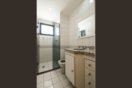 Apartamento para alugar com 95m², 3 quartos e 2 vagas Apartamento para alugar com 95m², 3 quartos e 2 vagasBanheiro social