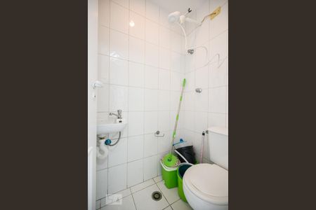 Apartamento para alugar com 95m², 3 quartos e 2 vagas Apartamento para alugar com 95m², 3 quartos e 2 vagasBanheiro de Serviço