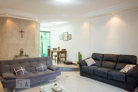 Sala  de casa à venda com 3 quartos, 276m² em Jardim Stetel, Santo André