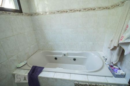 Casa à venda com 276m², 3 quartos e 3 vagasBanheiro Suite 