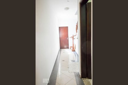 Corredor  de casa à venda com 3 quartos, 276m² em Jardim Stetel, Santo André