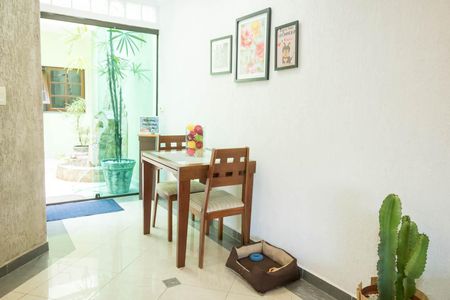 Sala  de casa à venda com 3 quartos, 276m² em Jardim Stetel, Santo André