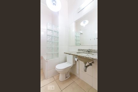 Banheiro  de casa de condomínio à venda com 2 quartos, 90m² em Jardim Boa Vista (zona Oeste), São Paulo