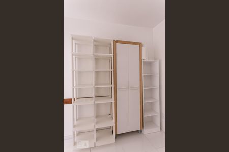 Sala/Cozinha de apartamento à venda com 2 quartos, 58m² em Centro Histórico, Porto Alegre