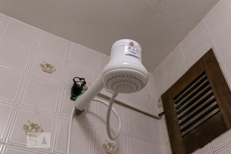 Detalhe banheiro de apartamento à venda com 2 quartos, 58m² em Centro Histórico, Porto Alegre