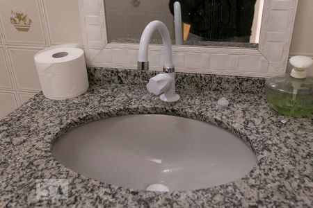 Banheiro - Torneira de apartamento à venda com 2 quartos, 58m² em Centro Histórico, Porto Alegre