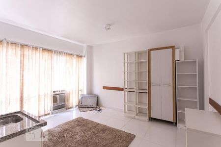 Sala/Cozinha de apartamento à venda com 2 quartos, 58m² em Centro Histórico, Porto Alegre