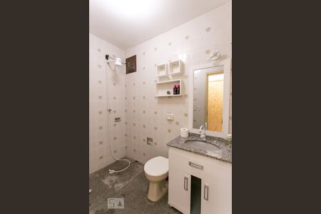 Banheiro de apartamento à venda com 2 quartos, 58m² em Centro Histórico, Porto Alegre