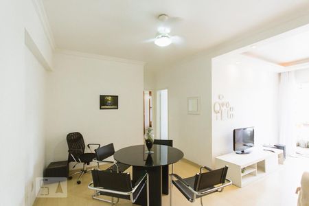 Sala de apartamento para alugar com 2 quartos, 74m² em Barra da Tijuca, Rio de Janeiro