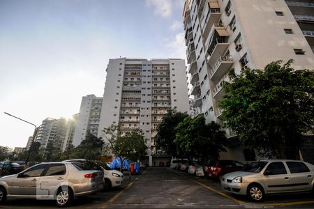 Apartamento para alugar com 74m², 2 quartos e 1 vagaFachadas