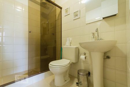 Banheiro Social de apartamento para alugar com 2 quartos, 74m² em Barra da Tijuca, Rio de Janeiro