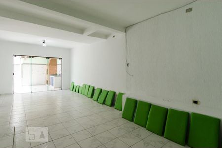 Casa à venda com 180m², 2 quartos e 2 vagas Casa à venda com 180m², 2 quartos e 2 vagasSalão de festas