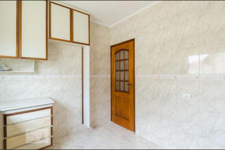 Casa à venda com 180m², 2 quartos e 2 vagas Casa à venda com 180m², 2 quartos e 2 vagasCozinha