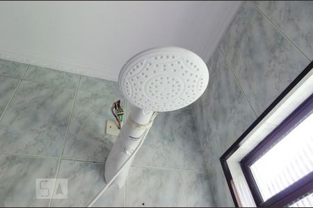 Casa à venda com 180m², 2 quartos e 2 vagas Casa à venda com 180m², 2 quartos e 2 vagasChuveiro