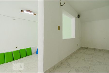 Casa à venda com 180m², 2 quartos e 2 vagas Casa à venda com 180m², 2 quartos e 2 vagasSalão de festas