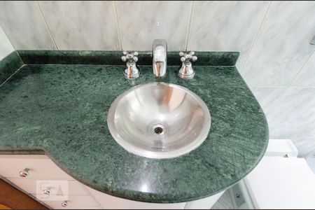 Casa à venda com 180m², 2 quartos e 2 vagas Casa à venda com 180m², 2 quartos e 2 vagasPia