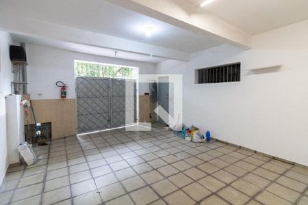Casa à venda com 300m², 3 quartos e 2 vagasLavanderia